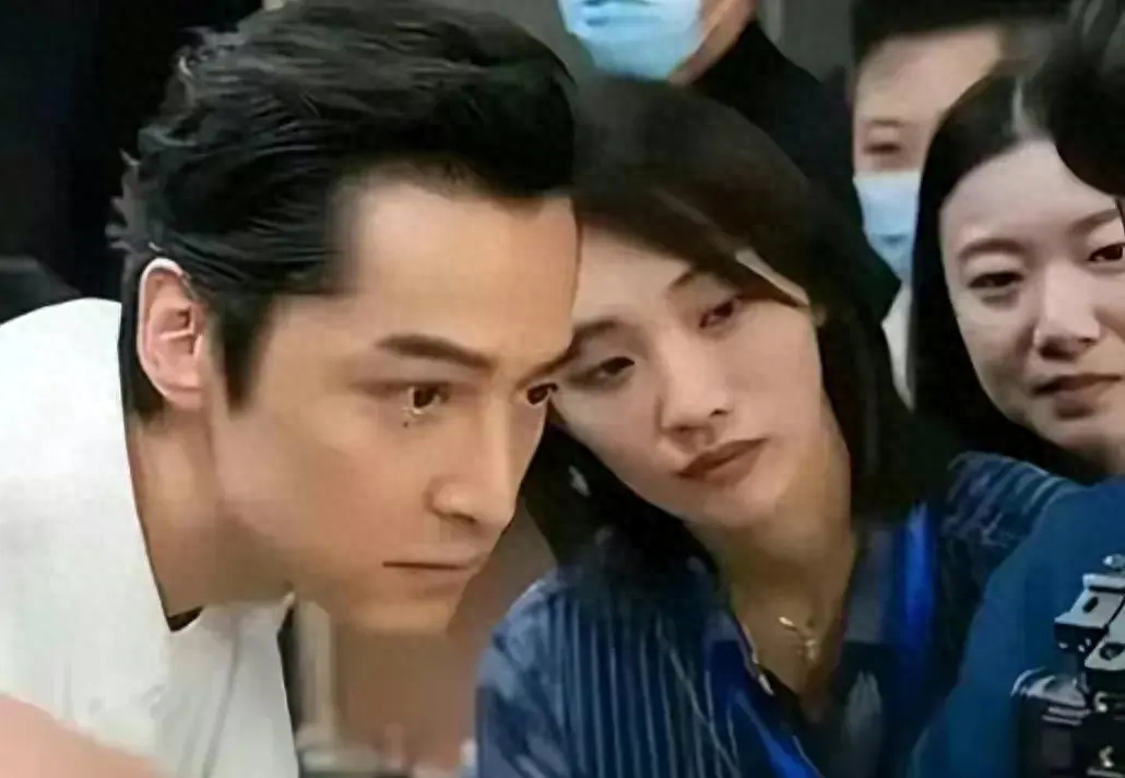 胡歌与经纪人黄曦宁的惊人婚姻故事震撼娱乐圈