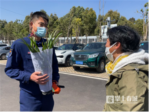 再见，老伙计！昆明4只退役搜救犬的“晚年”交给他们了