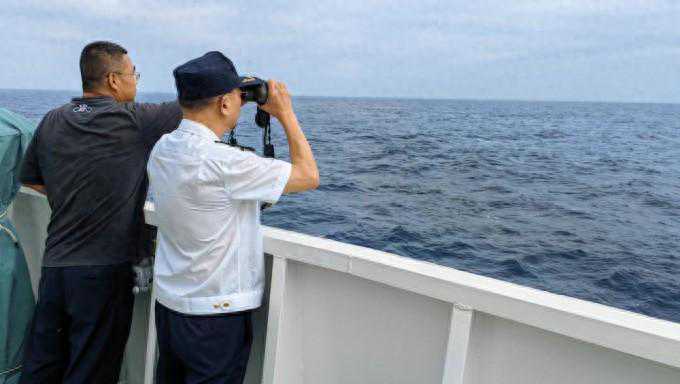 中国渔船和巴拿马货船海南海域碰撞沉没8人失踪