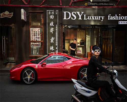 亚马逊鹦鹉说话排行：蓝帽、小黄帽仅排二三名，第一名无法撼动