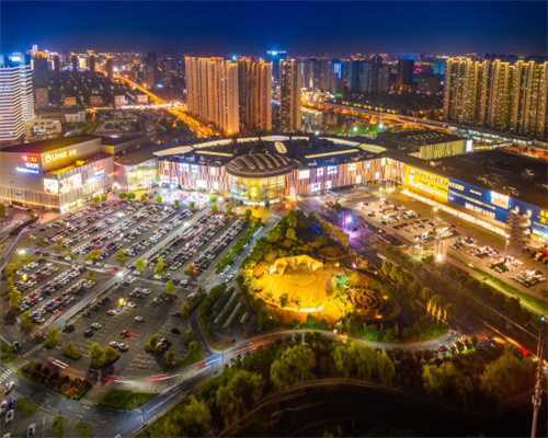 天价“水中宝石”！一条锦鲤被拍出两亿日元 这些品种人气最旺